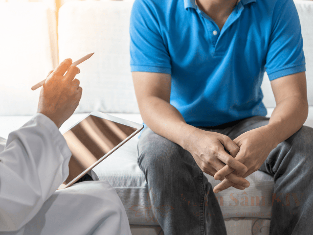 Chịu đựng trước những dấu hiệu suy kiệt sức khỏe