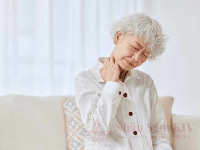 Tâm lý chủ quan tự chữa đau khớp ở người lớn tuổi