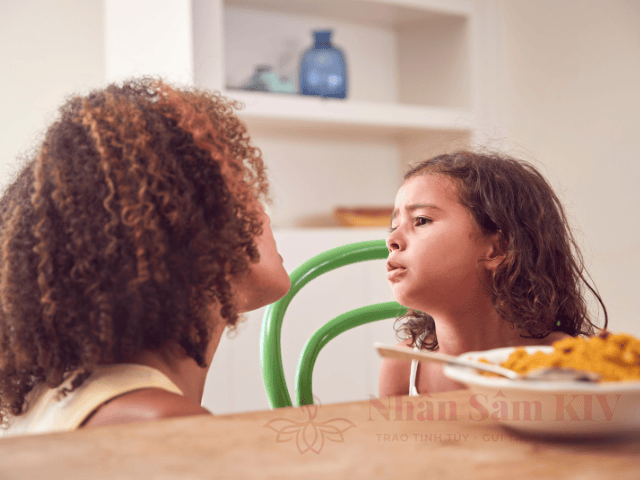 Trẻ hay quấy khóc và lười ăn